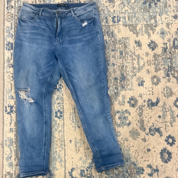 Stitch Star Denim - Women’s Blue Distressed Ankle Jeans - Stretch Cropped Denim